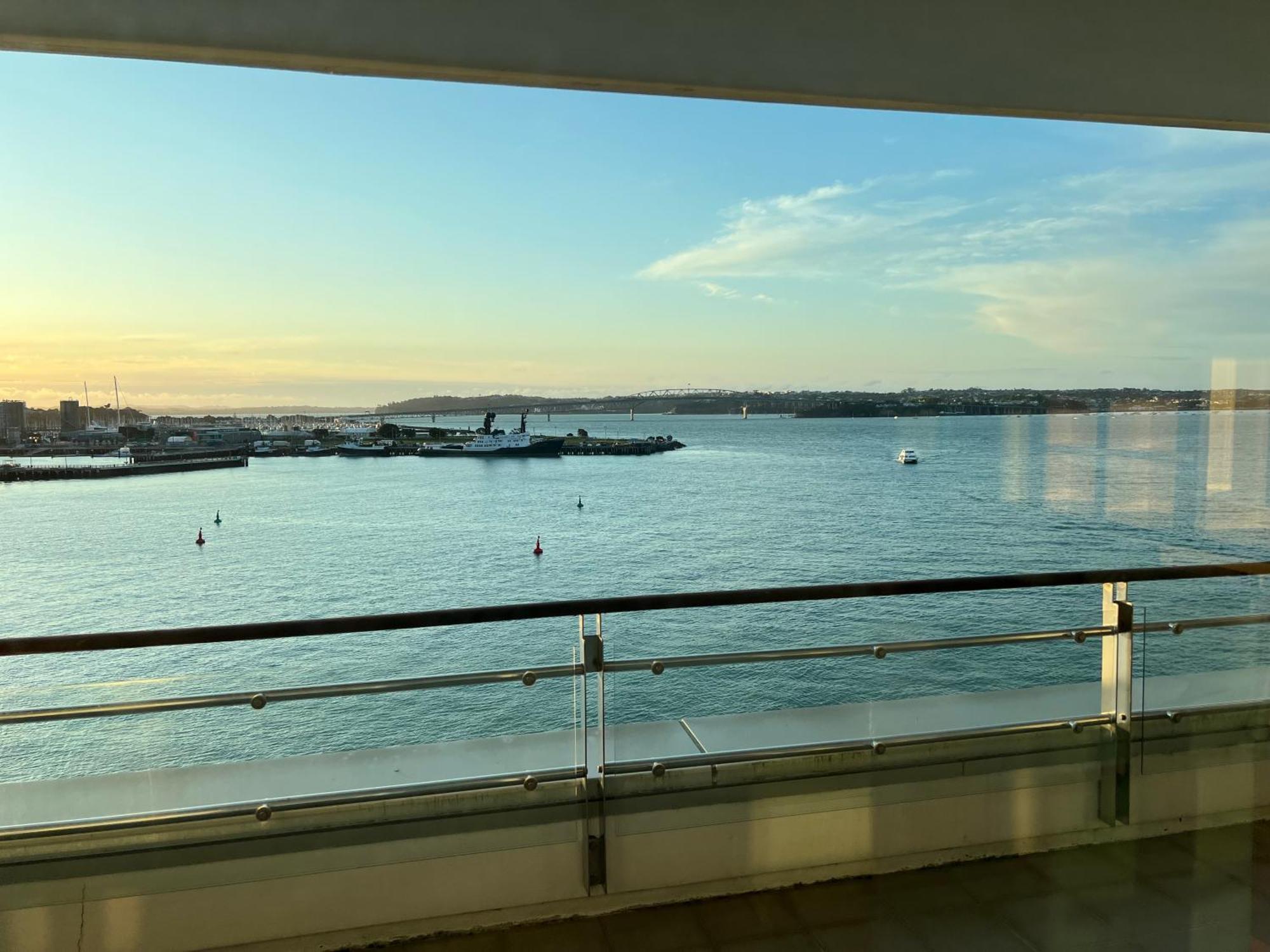 Waterfront Seaview Hotel Apartment - Same Building Block As Auckland Hilton ภายนอก รูปภาพ